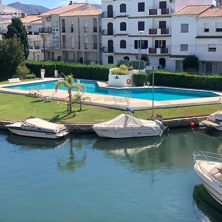 Port Sotavent 2C - Apartamento En La Marina De Empuriabrava - Piscina Comunitaria, - Parking - Vistas Al Canal - Cerca Centro Y Playa エクステリア 写真