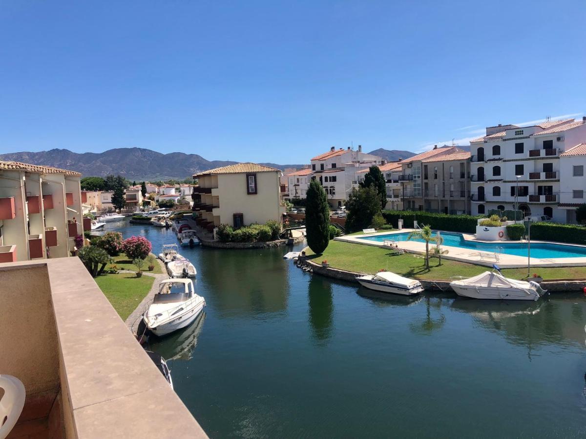 Port Sotavent 2C - Apartamento En La Marina De Empuriabrava - Piscina Comunitaria, - Parking - Vistas Al Canal - Cerca Centro Y Playa エクステリア 写真