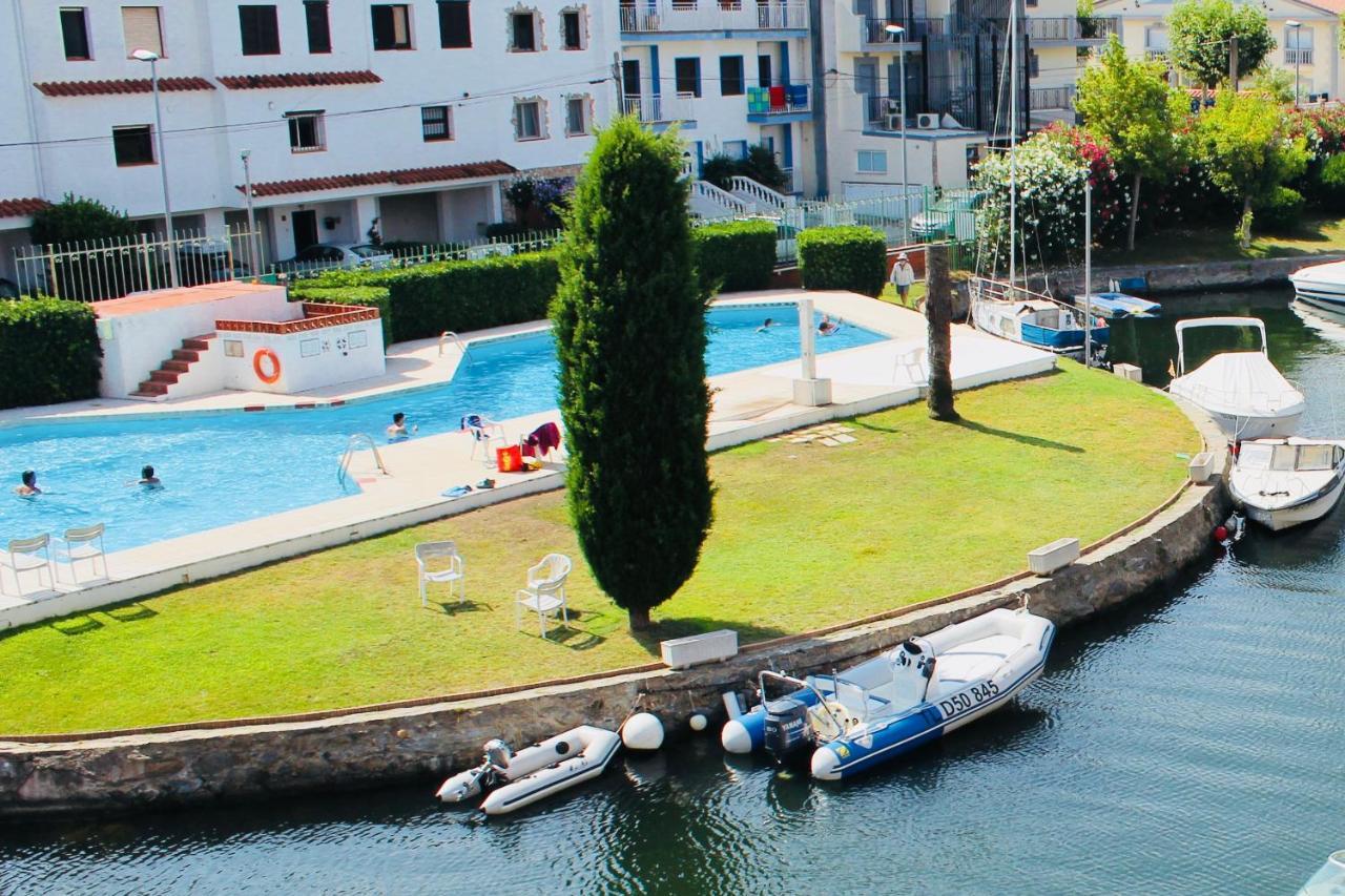 Port Sotavent 2C - Apartamento En La Marina De Empuriabrava - Piscina Comunitaria, - Parking - Vistas Al Canal - Cerca Centro Y Playa エクステリア 写真